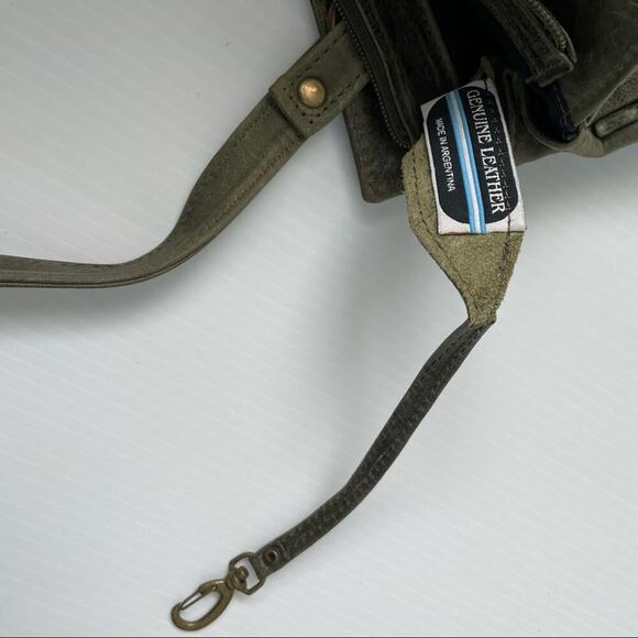 Genuine leather made in Argentina shoulder bag - Picture 4 of 7